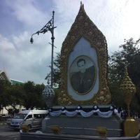 Photo taken at Ratchadamnoen Nok Road by 🐰 Nutay L. on 11/5/2016