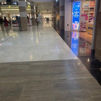 Foto tirada no(a) Galleria Mall por Azooz em 4/11/2024