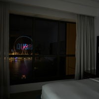 รูปภาพถ่ายที่ Hilton Dubai Jumeirah โดย AlR🍒 เมื่อ 2/1/2024