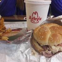 Photo taken at Arby&amp;#39;s by Gökhan B. on 12/30/2017