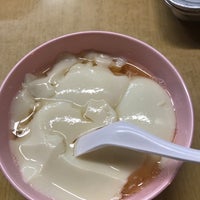 Photo taken at Rochor Beancurd House by Wyne S. on 6/20/2017