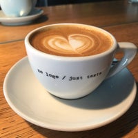 Foto diambil di Eli&amp;#39;s Caffe oleh Ghadah pada 8/13/2019