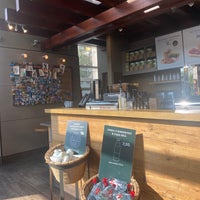 Foto scattata a Starbucks da A ♋. il 8/4/2022