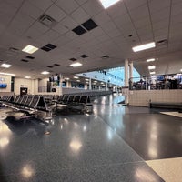 รูปภาพถ่ายที่ South Bend International Airport (SBN) โดย Jenn B. เมื่อ 6/12/2022
