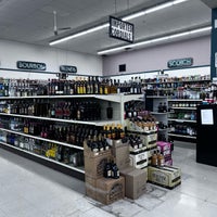 3/6/2022にJenn B.がViscount Wines &amp;amp; Liquorで撮った写真