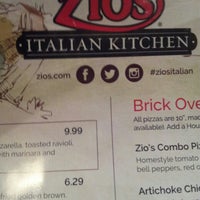 รูปภาพถ่ายที่ Zio&#39;s Italian Kitchen โดย Ers S. เมื่อ 10/24/2015