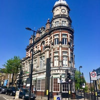 Photo taken at Tufnell Park by Durr K. on 5/6/2018