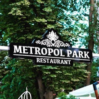 Foto tirada no(a) Metropol Park por Nicole N. em 8/25/2015