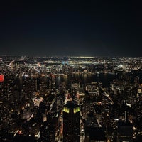 Foto tomada en 86th Floor Observation Deck  por Hawra el 9/17/2023