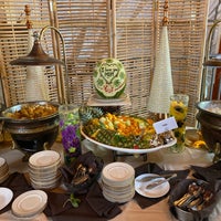 Foto tomada en Chef&amp;#39;s Table  por Sameer U. el 5/8/2022