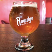 Photo taken at Rowdy&amp;#39;s Brew Co. by Reese C. on 8/10/2021