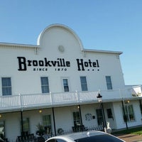 Das Foto wurde bei Brookville Hotel von Todd H. am 6/17/2016 aufgenommen