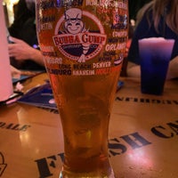 Photo taken at Bubba Gump Shrimp Co. by Javi N. on 9/30/2022