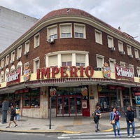 Photo taken at El Imperio de la Pizza by Espen A. on 11/14/2022