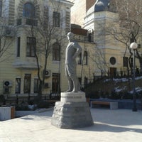 Photo taken at Памятник Юлу Бриннеру by Юля Б. on 2/20/2014