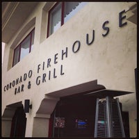 รูปภาพถ่ายที่ Coronado Firehouse Bar &amp;amp; Grill โดย Wendi P. เมื่อ 6/12/2013