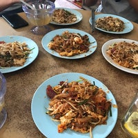 Photo taken at Siam Road Charcoal Char Koay Teow by Marianne T. on 8/25/2017