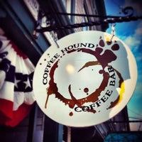 Foto scattata a Coffee Hound Coffee Bar da Jennifer L. il 1/11/2016