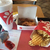 Photo taken at Chick-fil-A by Willie W. on 5/11/2015