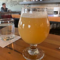 Photo taken at Howlers and Growlers by Mager M. on 3/31/2019