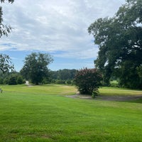 Photo taken at Atlanta BeltLine Trailhead @ Bobby Jones Golf Course by Ilse O. on 8/1/2022
