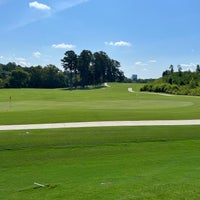 Photo taken at Atlanta BeltLine Trailhead @ Bobby Jones Golf Course by Ilse O. on 7/29/2022