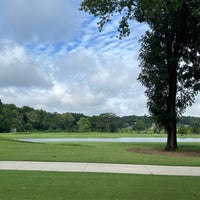 Photo taken at Atlanta BeltLine Trailhead @ Bobby Jones Golf Course by Ilse O. on 7/31/2022