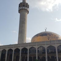 Photo taken at The London Central Mosque by Adriana C. on 9/26/2023