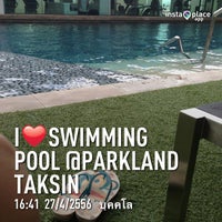 Photo taken at Swimming Pool @ The Parkland Grand Taksin by kitty M. on 4/27/2013