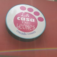 Photo taken at La Casa de los Leones (comida casera) by Laura O. on 5/11/2018
