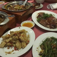Photo taken at Mayflower Chinese Restaurant by HuanLois S. on 7/19/2013
