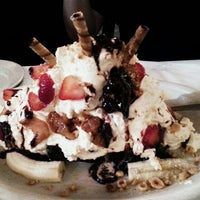 Photo taken at Carmine&amp;#39;s Italian Restaurant by Joseph L. on 6/30/2013