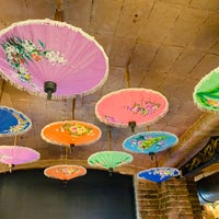 10/3/2020 tarihinde Hitch Y.ziyaretçi tarafından Thailandes Restaurant'de çekilen fotoğraf