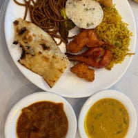 Das Foto wurde bei Shalimar Indian Restaurant von Srinivasulu R. am 10/19/2019 aufgenommen