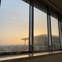Foto diambil di King Fahd International Airport (DMM) oleh 🅰️✨ pada 2/4/2022