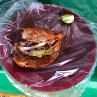 Photo taken at Tacos de Barbacoa del Carro Rojo by Oscar L. on 4/7/2018