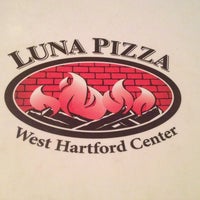 Снимок сделан в Luna Pizza - West Hartford пользователем Michael Angelo G. 4/25/2014