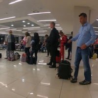 Photo taken at Gate C5 by Дарья Е. on 9/27/2016