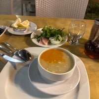 Foto diambil di Şefin Yeri Restaurant oleh Lütfü K. pada 2/5/2024