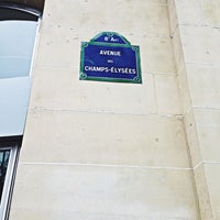 Photo prise au Hôtel des Champs-Élysées par İlknur D. le3/15/2014