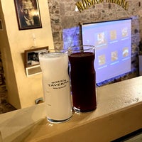 Photo taken at Moshos Taverna by Serhan on 10/29/2022