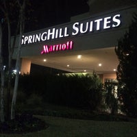 Das Foto wurde bei SpringHill Suites by Marriott Dallas DFW Airport East/Las Colinas Irving von Prithvi am 1/12/2016 aufgenommen