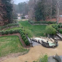 รูปภาพถ่ายที่ Atlanta History Center - Swan House โดย Ebrahim B. เมื่อ 3/3/2019