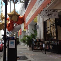 Foto diambil di Old Tampa Book Company oleh Old Tampa Book Company pada 7/1/2013