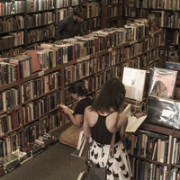 Photo prise au Old Tampa Book Company par Old Tampa Book Company le8/14/2013