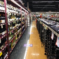Photo taken at Spec&amp;#39;s Wines, Spirits &amp;amp; Finer Foods by Mike O. on 11/13/2020