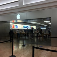 Photo taken at Apple The Galleria by Sebastian S. on 2/16/2021