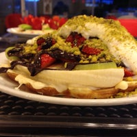 10/4/2013 tarihinde Yalçın G.ziyaretçi tarafından Müslüm Waffle'de çekilen fotoğraf