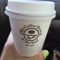 Снимок сделан в The Coffee Bean &amp;amp; Tea Leaf пользователем Vicky W. 5/16/2015