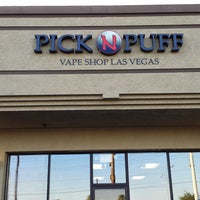 7/3/2014 tarihinde Pick N Puff Vape Shop Las Vegasziyaretçi tarafından Pick N Puff Vape Shop Las Vegas'de çekilen fotoğraf